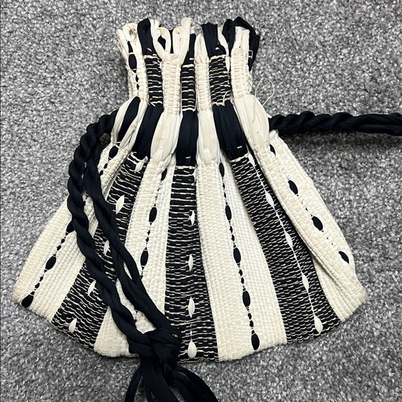 Stylish Black and Cream/ Ivory Wristlet - Picture 2 of 4